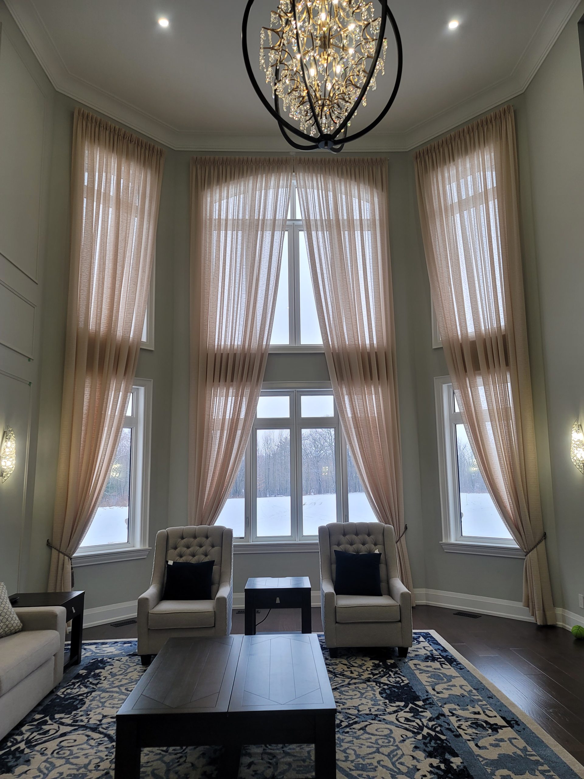 DRAPERIES & DREAM CURTAINS 